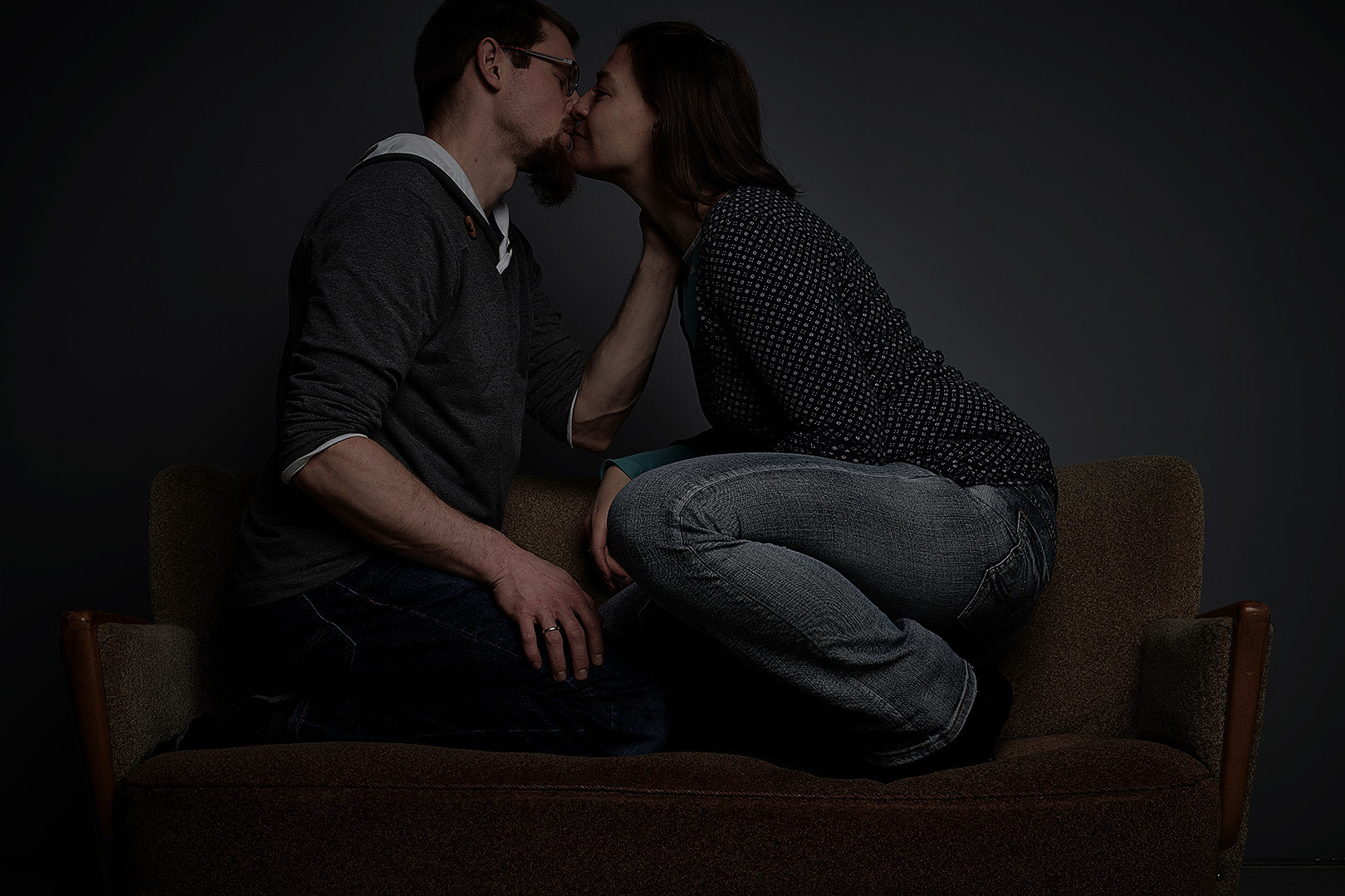 Freie Arbeit über Paare in absoluter Dunkelheit - Fotoprojekt im Fotostudio