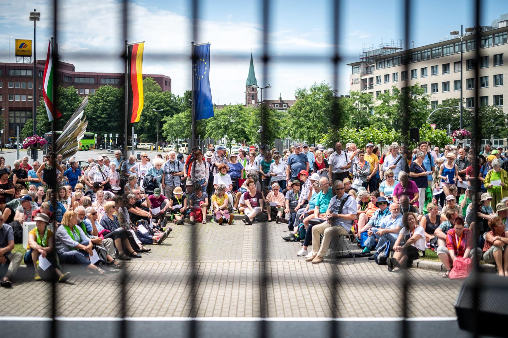 Mahnwache vor der Steinwache in Dortmund neben dem Hauptbahnhof