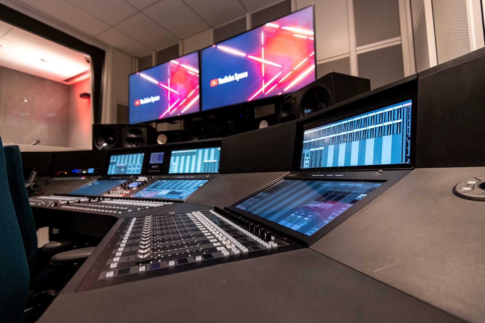 YOUTUBE SPACE BERLIN 8 Mischpult im YouTube Space