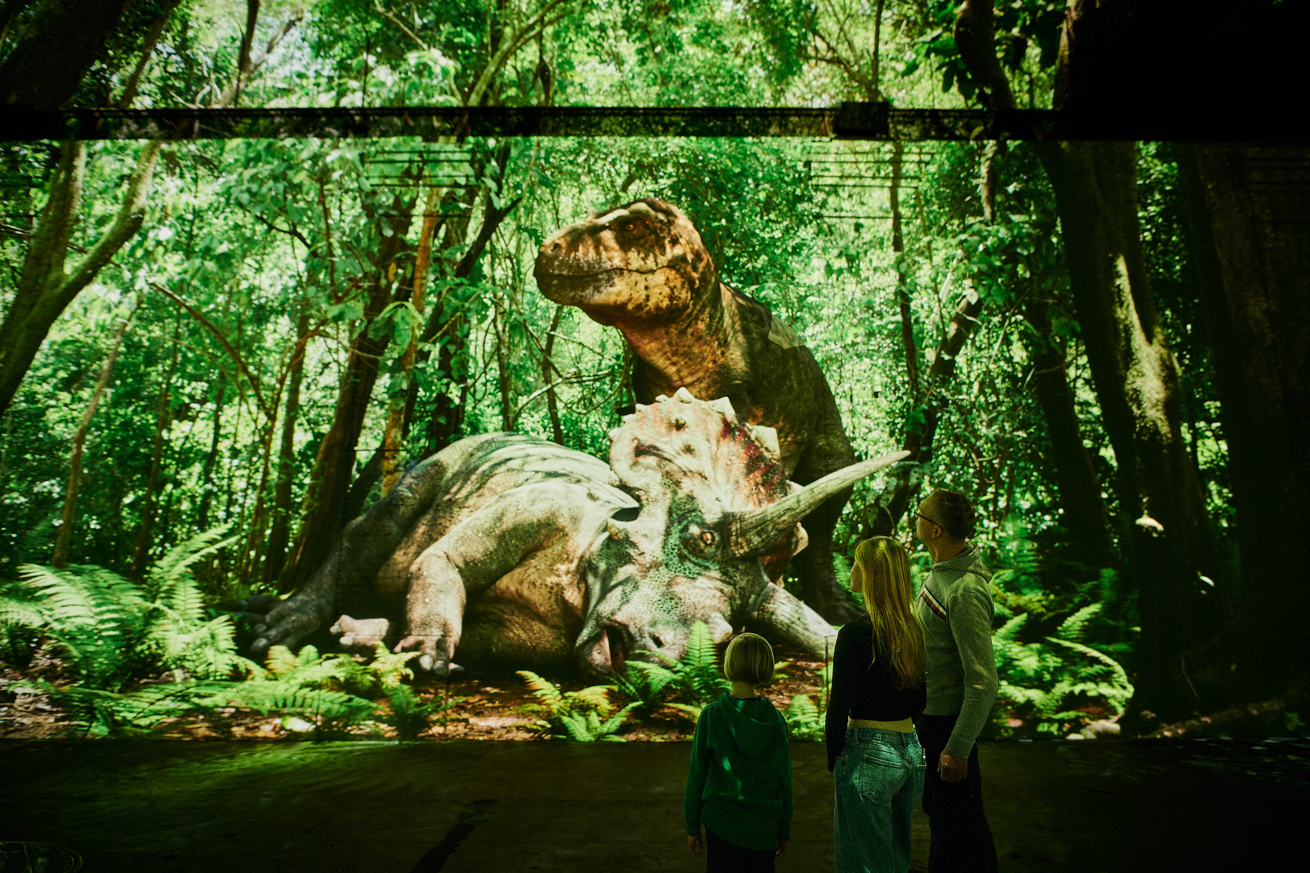 Werbeaufnahme für die neue Show mit Dinosauriern für das Dortmunder Phönix Des Lumieres